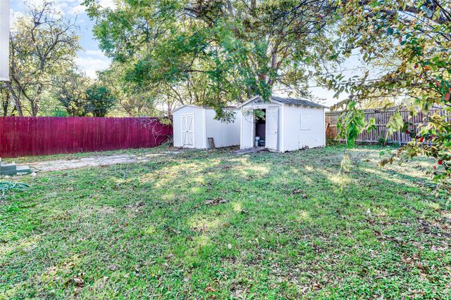 2916 Livingston Avenue, Fort Worth, TX 76110