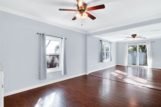 2916 Livingston Avenue, Fort Worth, TX 76110