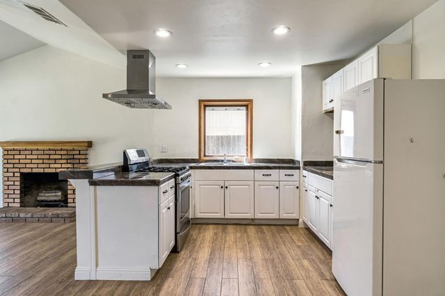 546 W Swift Avenue, Clovis, CA 93612