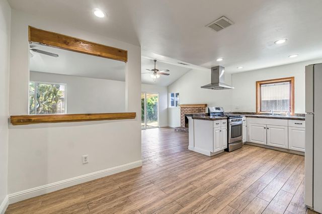 546 W Swift Avenue, Clovis, CA 93612