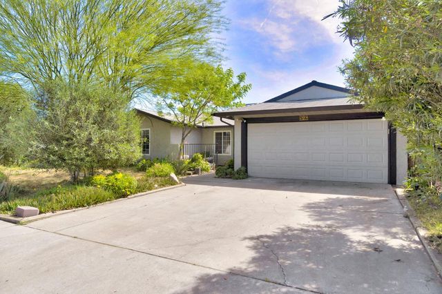 546 W Swift Avenue, Clovis, CA 93612