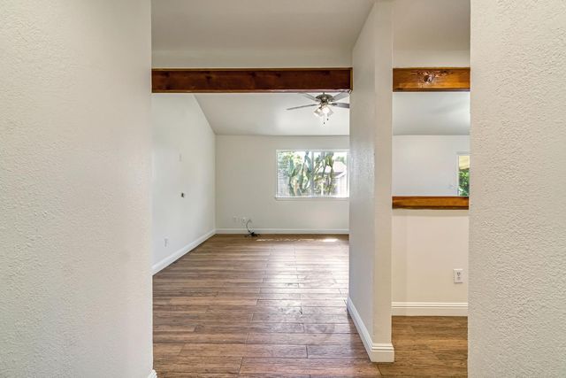 546 W Swift Avenue, Clovis, CA 93612