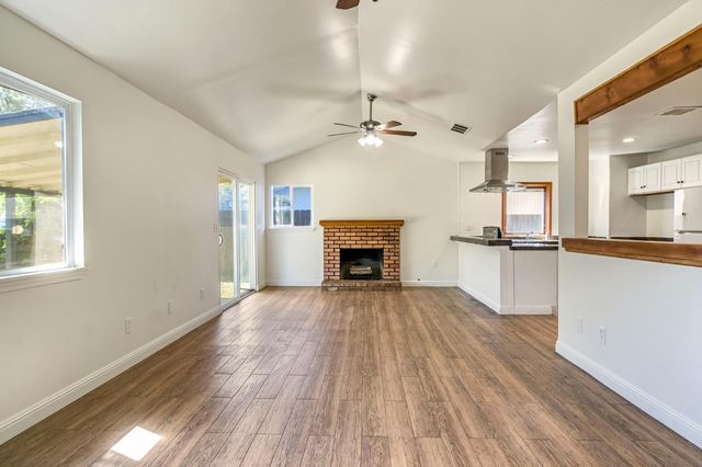 546 W Swift Avenue, Clovis, CA 93612