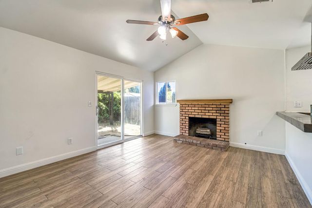 546 W Swift Avenue, Clovis, CA 93612