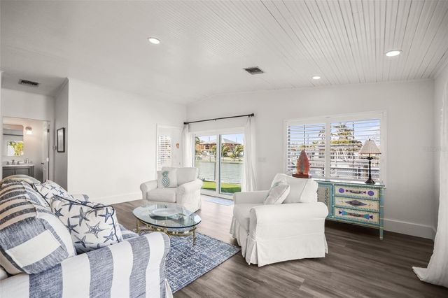 7833 1ST AVENUE S, St Petersburg, FL 33707