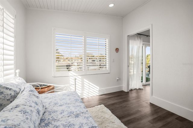 7833 1ST AVENUE S, St Petersburg, FL 33707