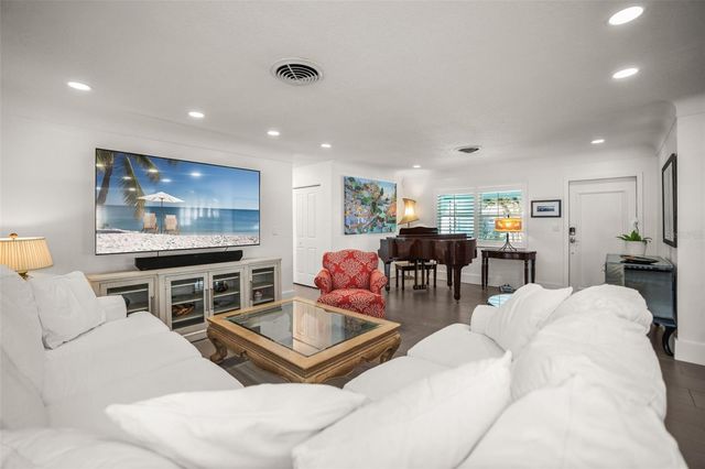 7833 1ST AVENUE S, St Petersburg, FL 33707