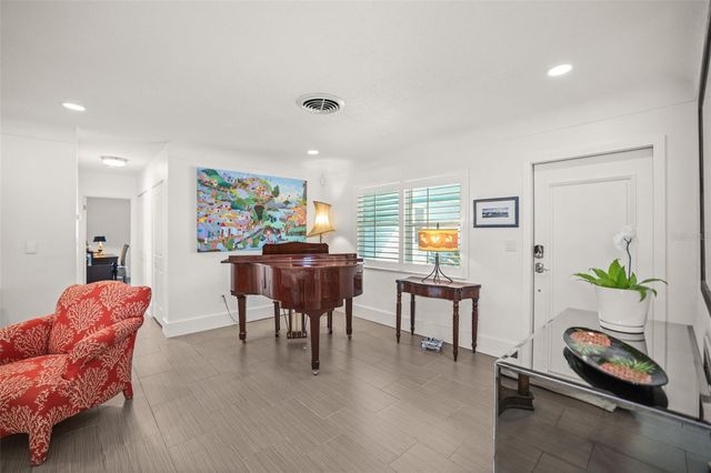 7833 1ST AVENUE S, St Petersburg, FL 33707