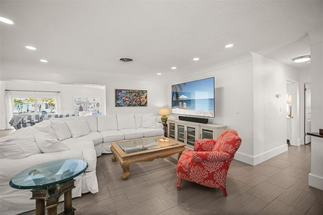 7833 1ST AVENUE S, St Petersburg, FL 33707