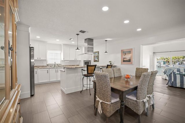 7833 1ST AVENUE S, St Petersburg, FL 33707