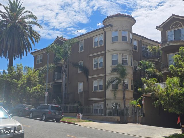 917 S New Hampshire Avenue Unit 301, Los Angeles, CA 90006