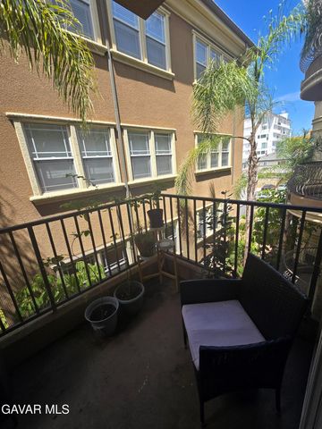 917 S New Hampshire Avenue Unit 301, Los Angeles, CA 90006