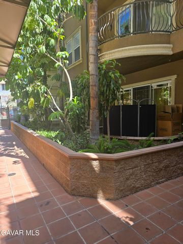 917 S New Hampshire Avenue Unit 301, Los Angeles, CA 90006