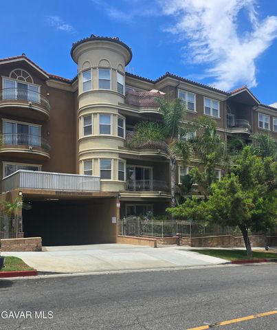 917 S New Hampshire Avenue Unit 301, Los Angeles, CA 90006