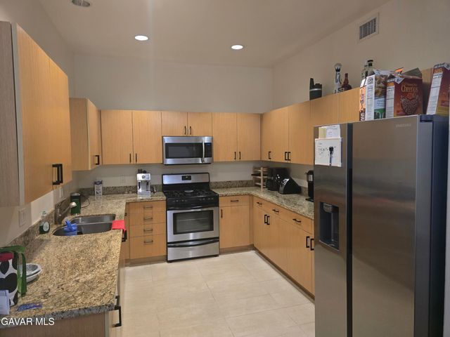917 S New Hampshire Avenue Unit 301, Los Angeles, CA 90006