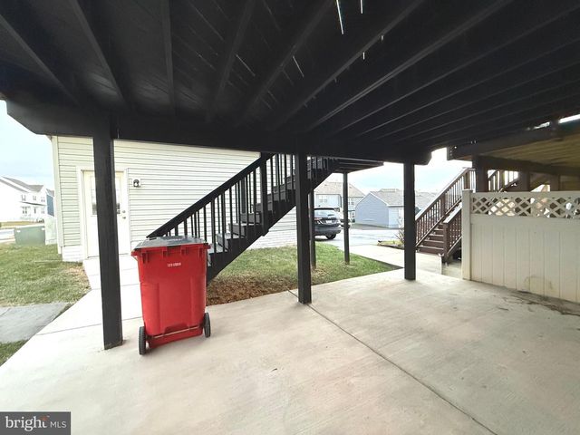 60 DEERBROOK DR, Charles Town, WV 25414