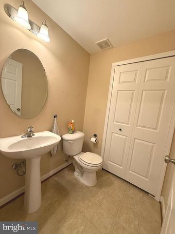 60 DEERBROOK DR, Charles Town, WV 25414