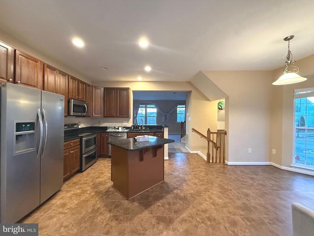 60 DEERBROOK DR, Charles Town, WV 25414