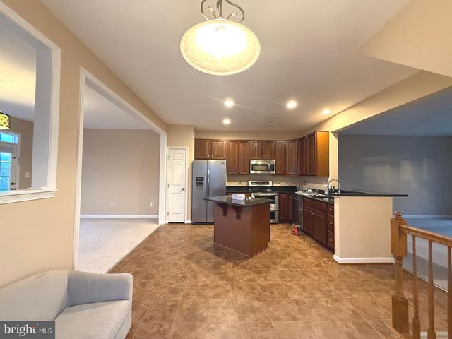 60 DEERBROOK DR, Charles Town, WV 25414