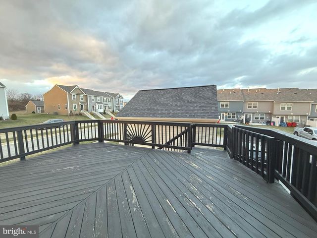 60 DEERBROOK DR, Charles Town, WV 25414