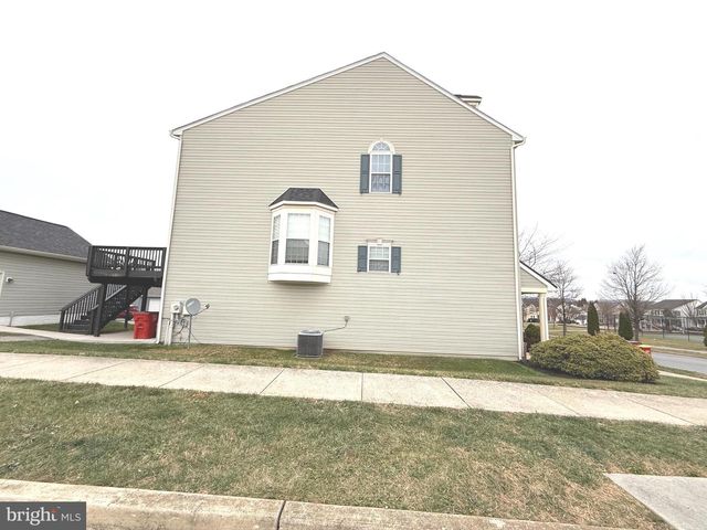 60 DEERBROOK DR, Charles Town, WV 25414