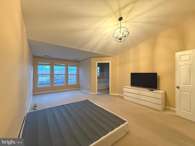 60 DEERBROOK DR, Charles Town, WV 25414