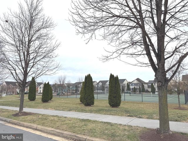 60 DEERBROOK DR, Charles Town, WV 25414