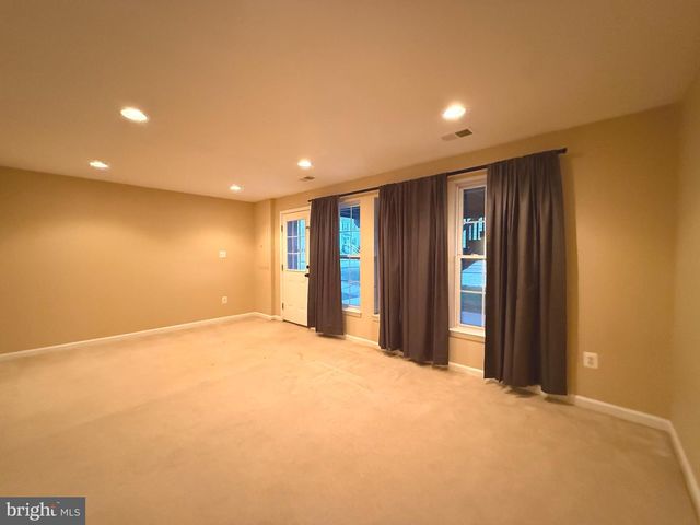 60 DEERBROOK DR, Charles Town, WV 25414