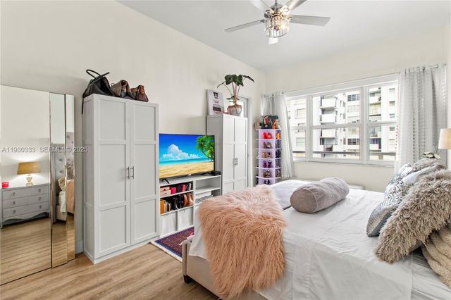 18061 Biscayne Blvd PH01, Aventura, FL 33160