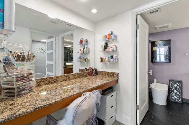 18061 Biscayne Blvd PH01, Aventura, FL 33160