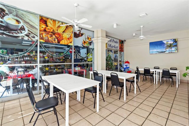 18061 Biscayne Blvd PH01, Aventura, FL 33160