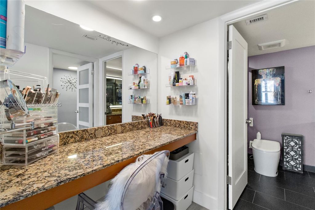 Image 15 of property listing at 18061 Biscayne Blvd PH01, Aventura, FL 33160