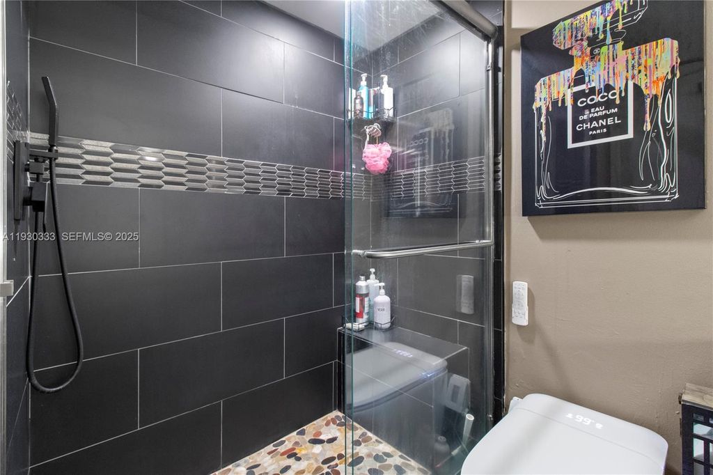 Image 20 of property listing at 18061 Biscayne Blvd PH01, Aventura, FL 33160