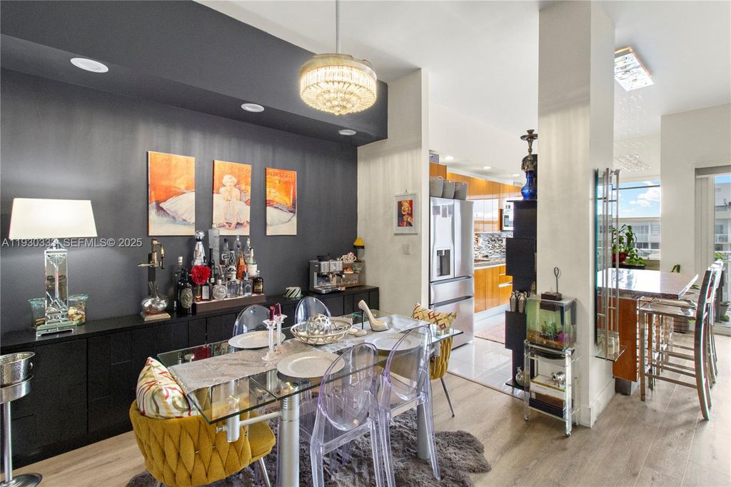 Image 6 of property listing at 18061 Biscayne Blvd PH01, Aventura, FL 33160