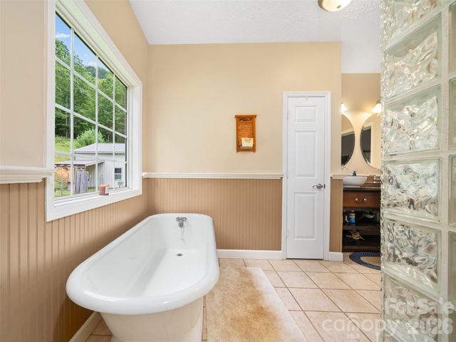 2216 Beans Creek Road, Bakersville, NC 28705