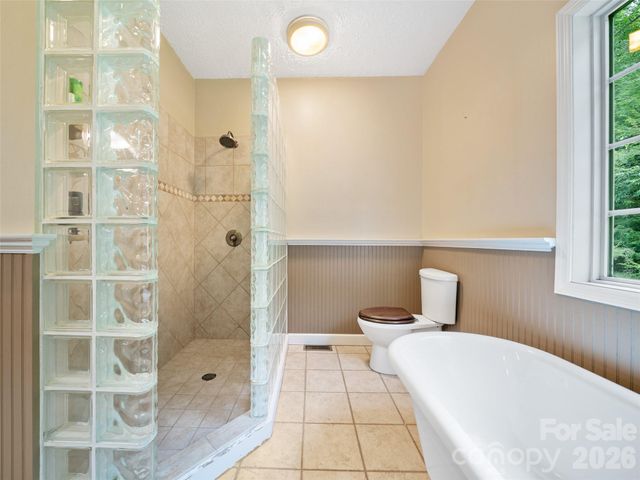 2216 Beans Creek Road, Bakersville, NC 28705