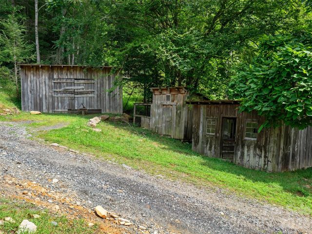 2216 Beans Creek Road, Bakersville, NC 28705