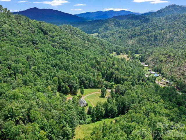 2216 Beans Creek Road, Bakersville, NC 28705