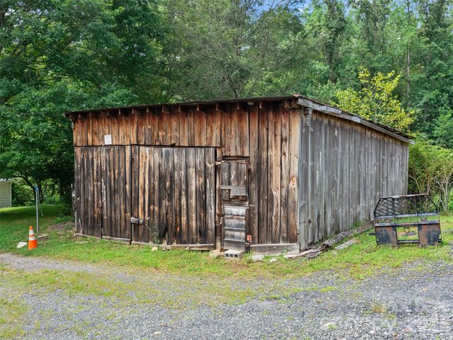 2216 Beans Creek Road, Bakersville, NC 28705