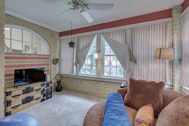 624 N Sergeant Avenue, Joplin, MO 64801