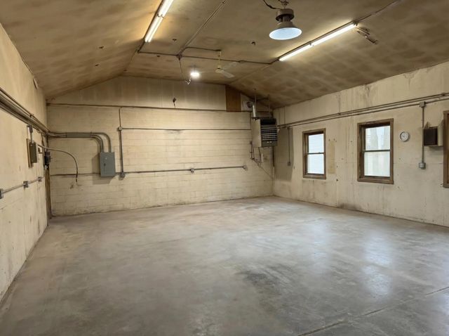 13 elm Street, Newton, NH 03858