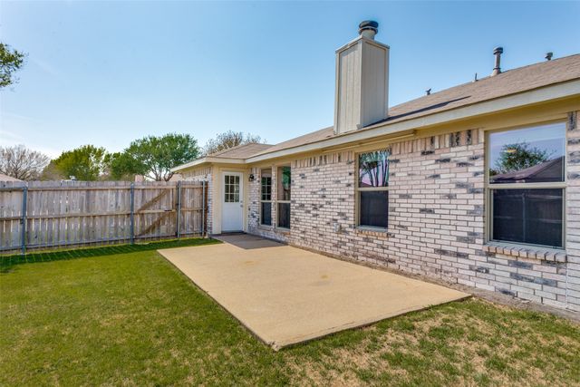 7317 Royal Oak Drive, Benbrook, TX 76126