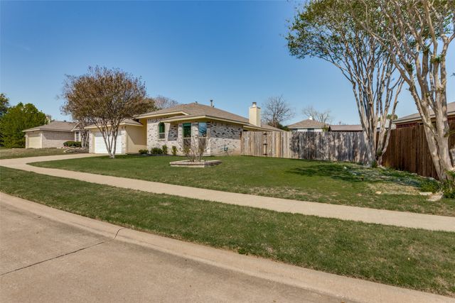 7317 Royal Oak Drive, Benbrook, TX 76126
