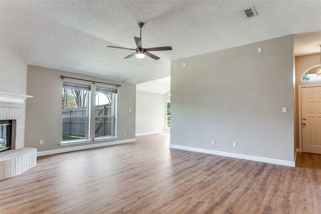 7317 Royal Oak Drive, Benbrook, TX 76126