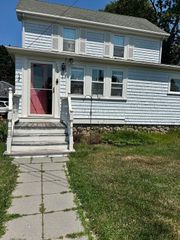 129 Rockland St, Dartmouth, MA 02748