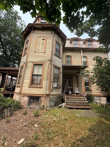 100 BROADWAY, Bayonne, NJ 07002