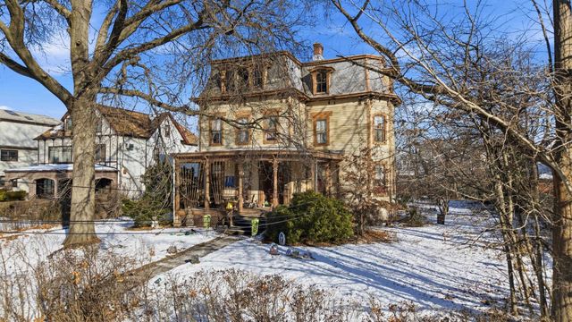 100 BROADWAY, Bayonne, NJ 07002