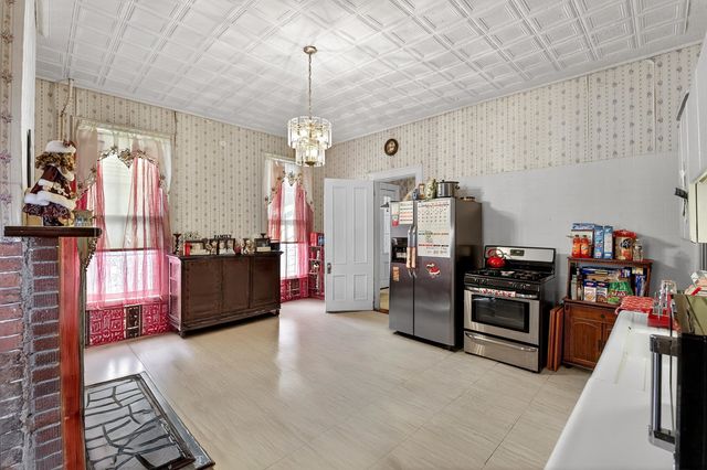 100 BROADWAY, Bayonne, NJ 07002
