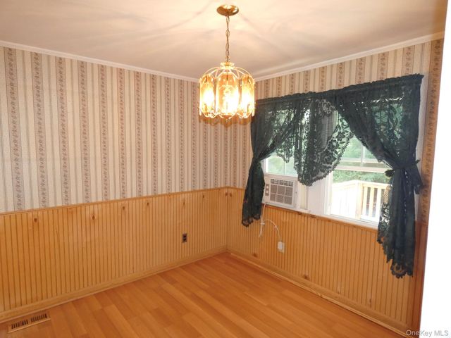 28 Hilltop Drive, New Windsor, NY 12553