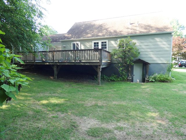 28 Hilltop Drive, New Windsor, NY 12553